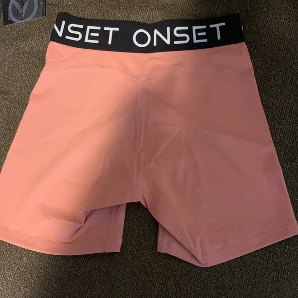 Onset workout shorts - Picture 2 of 2
